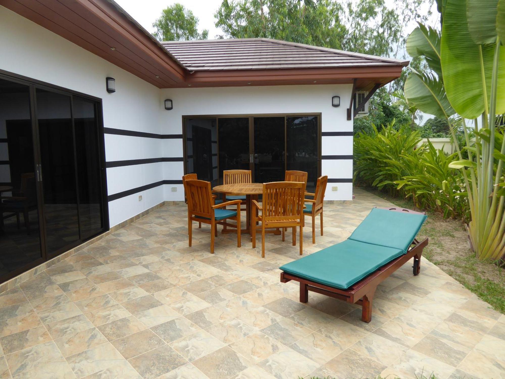 Tropicana Beach Villa At Vip Resort Бан Пе Стая снимка