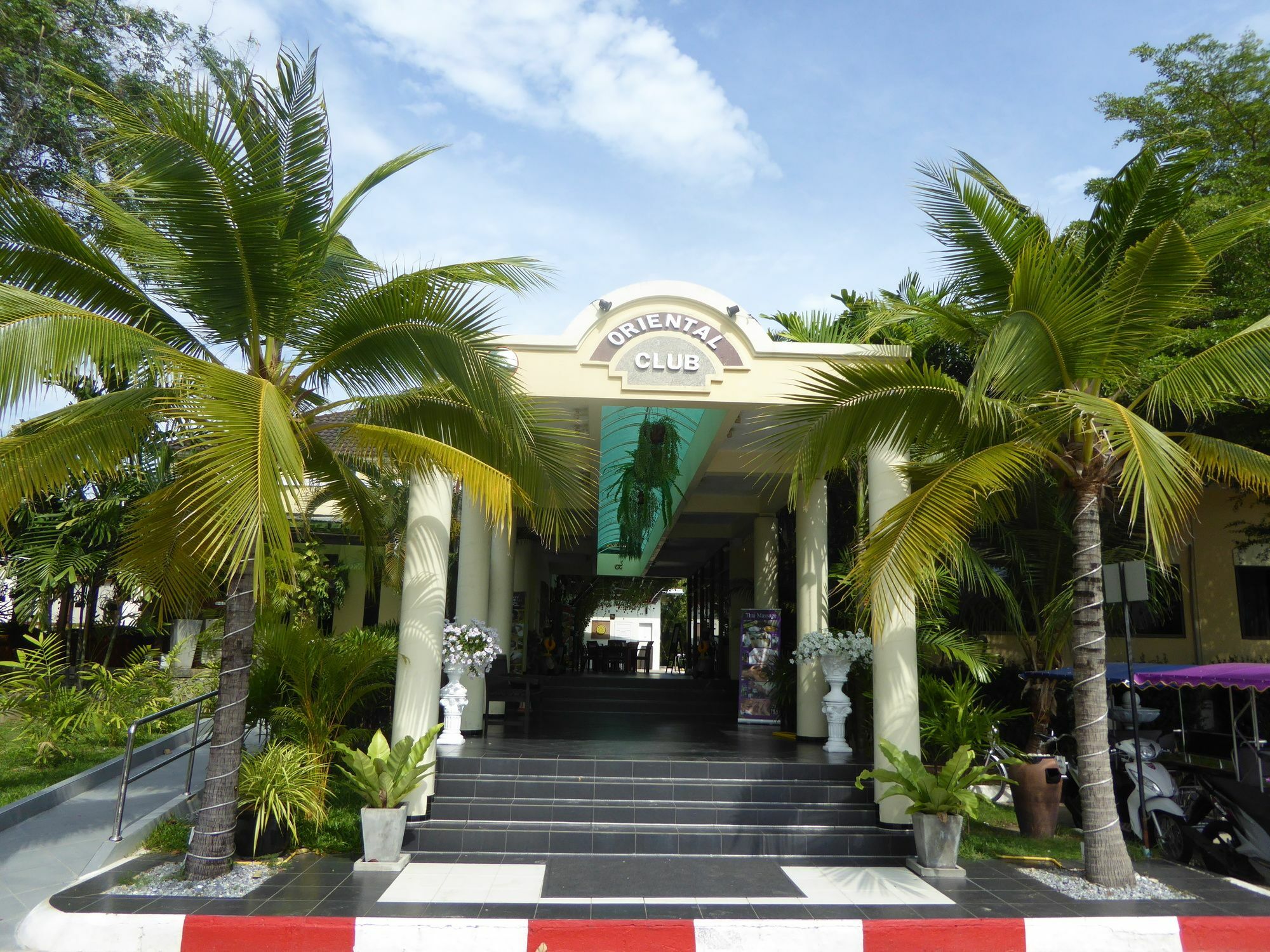 Tropicana Beach Villa At Vip Resort Бан Пе Екстериор снимка