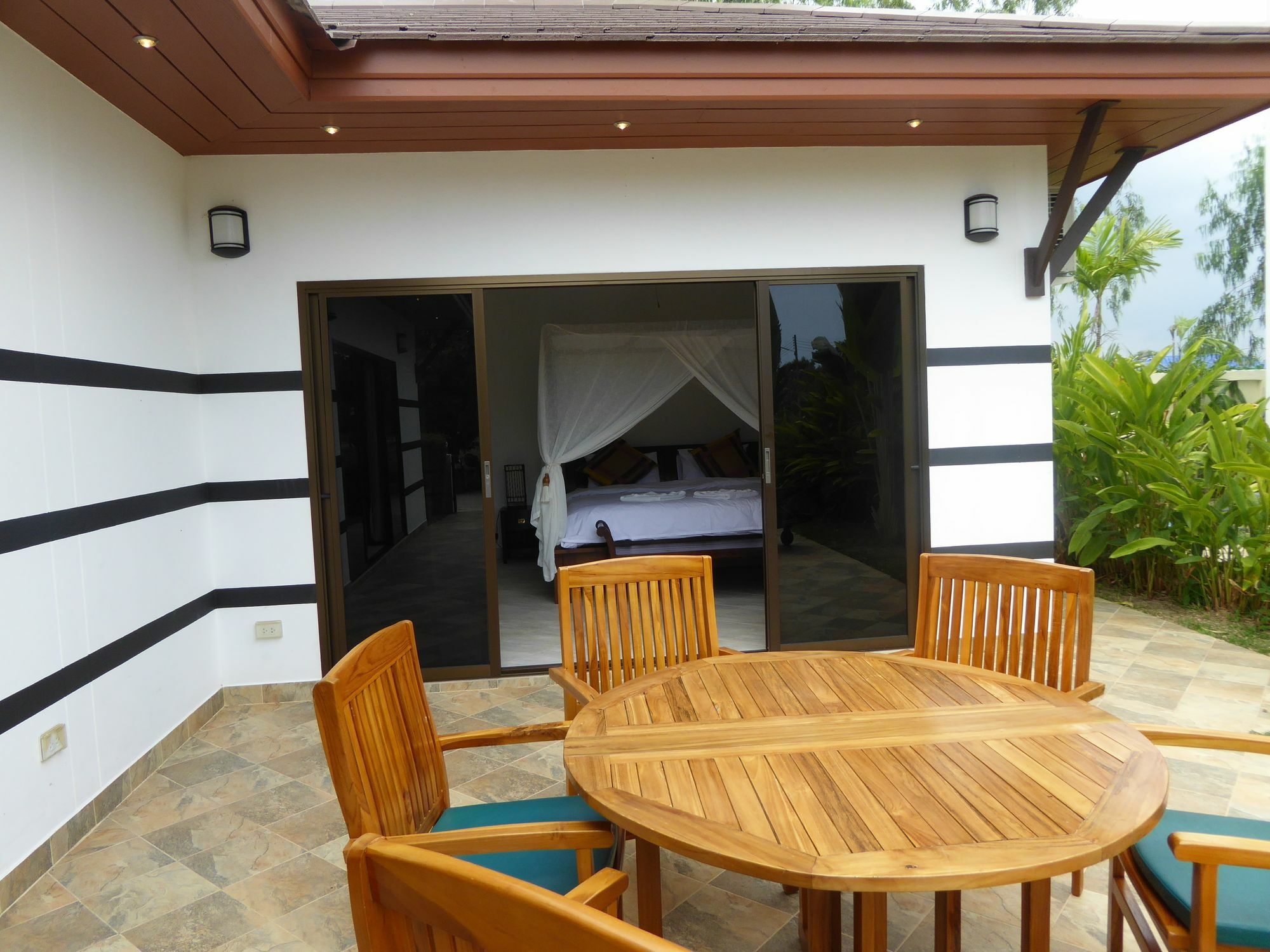Tropicana Beach Villa At Vip Resort Бан Пе Екстериор снимка