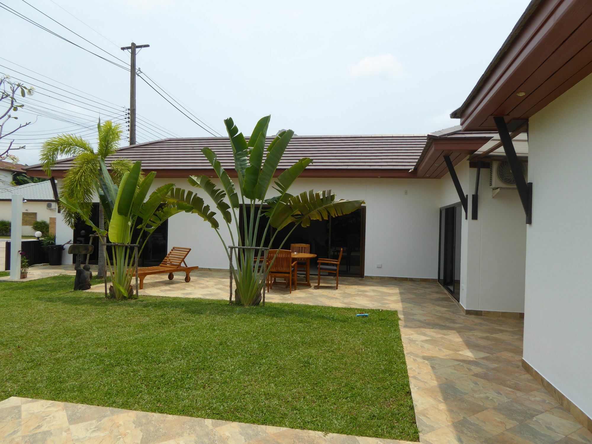 Tropicana Beach Villa At Vip Resort Бан Пе Екстериор снимка
